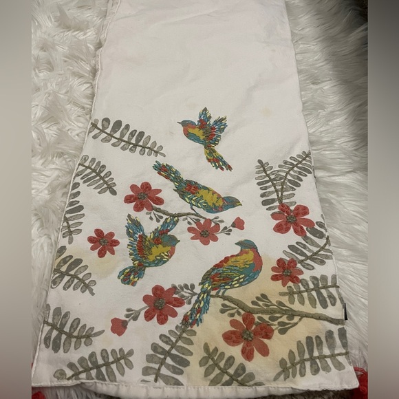 Table Runner - Picture 5 of 6